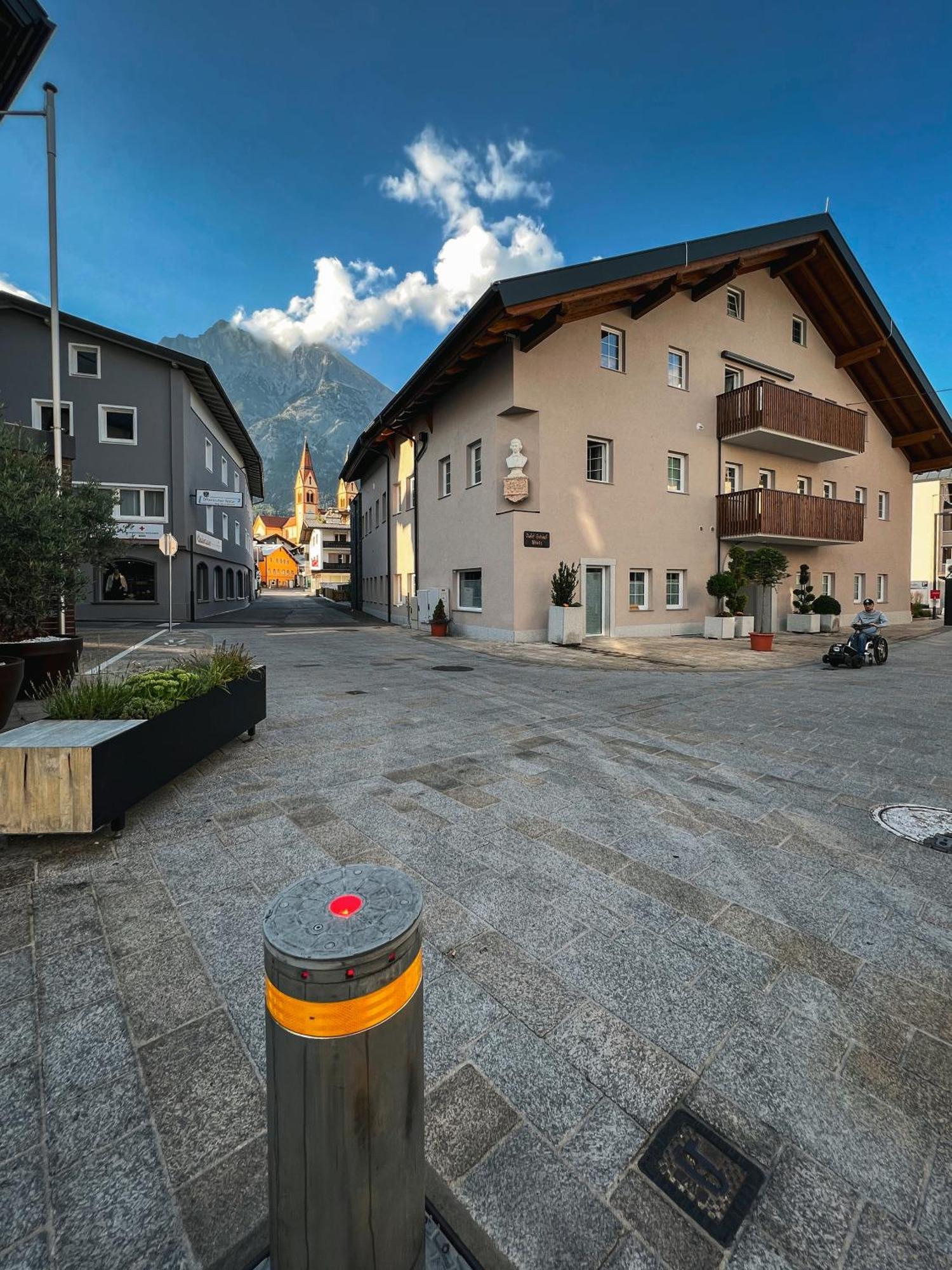 Mitten Im Zentrum Ferienwohnungen Mit Sonniger Terrasse Telfs Eksteriør billede