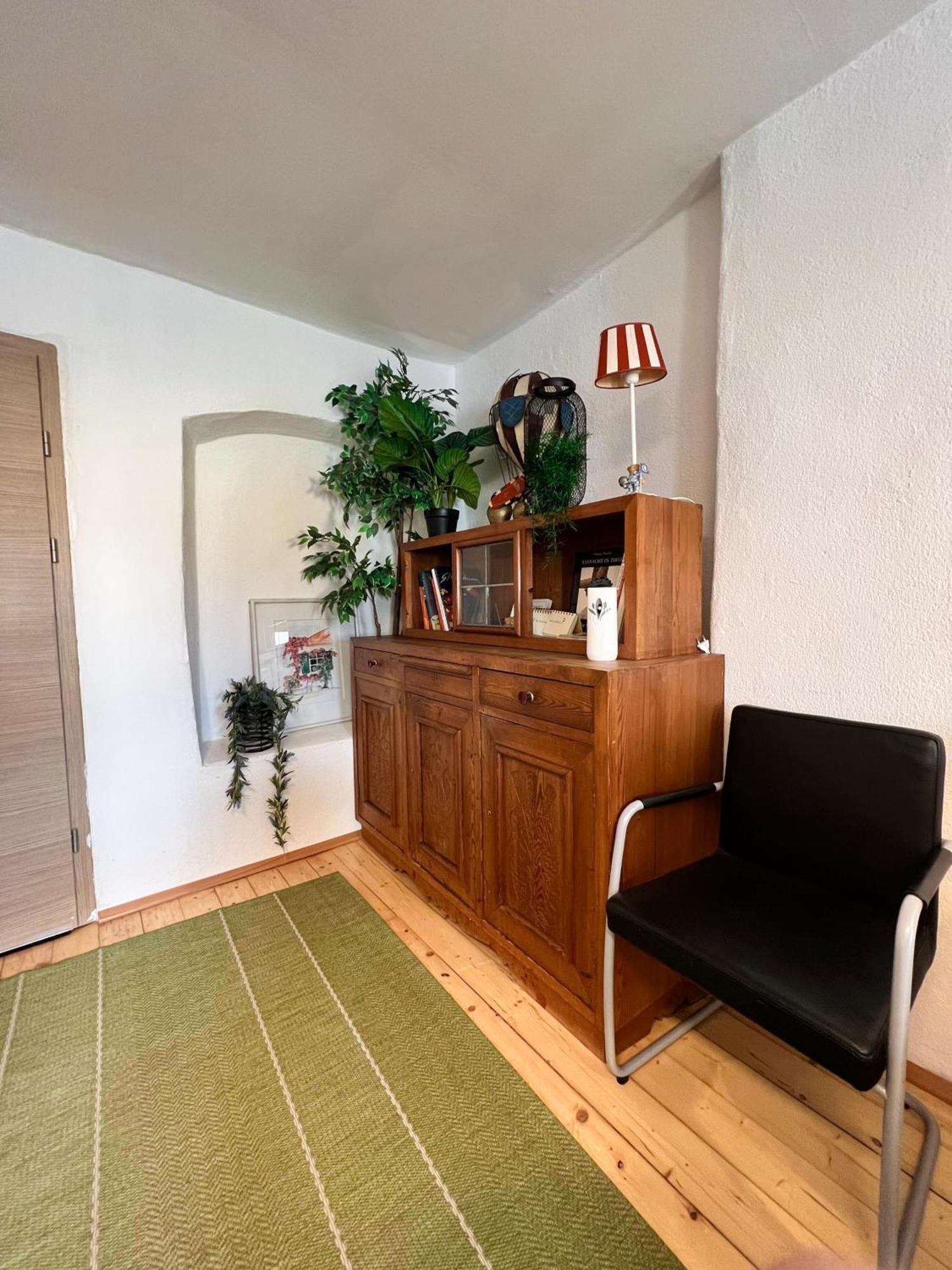 Mitten Im Zentrum Ferienwohnungen Mit Sonniger Terrasse Telfs Eksteriør billede